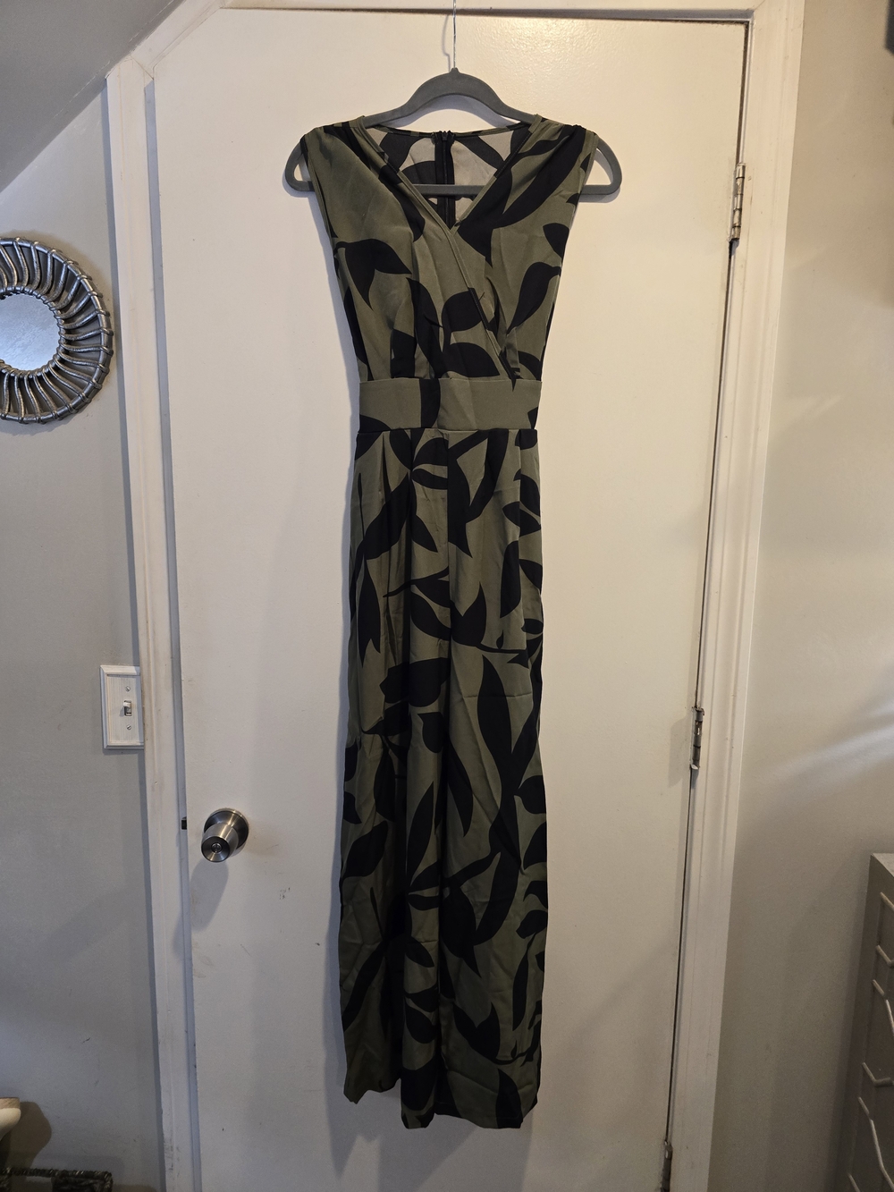 Sleeveless V-Neck Olive & Black Jump Suit
